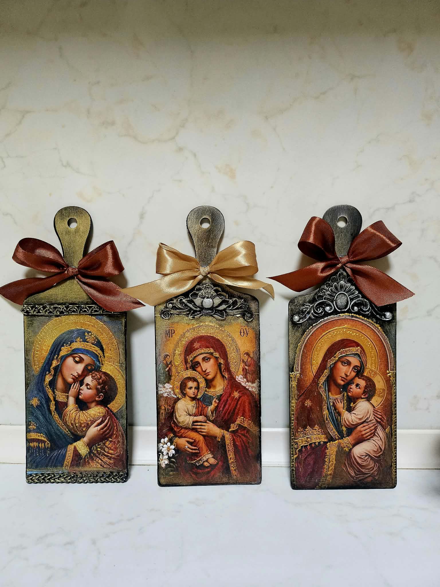дъски с икони